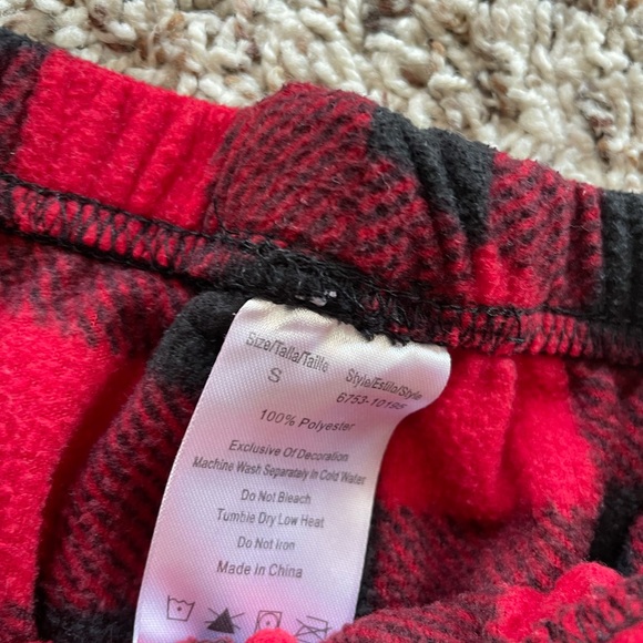 Buffalo print ? Pjs - Picture 2 of 5